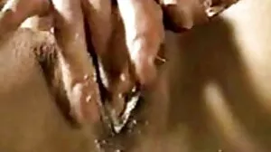 ஹினா திகைப்பூட்டும் குழு ஆபாச நிகழ்ச்சி ஒன்றில் நடித்துள்ளார்