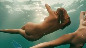 பிரிட் GILF இழிந்த ஹார்ட்கோர் களியாட்டத்தில் புணர்ந்தார்