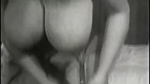 சூடான மசாஜ் செய்பவர் பிரிட்னி ஆம்பர் சேவல்