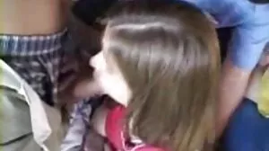 சூடான அம்மா ஹனி ப்ளாசம் தனது MILF துளையில் க்ரீம்பீட் செய்தாள்
