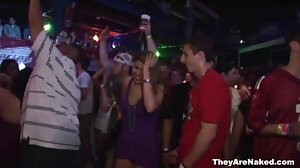 பெண் மீது பெண்